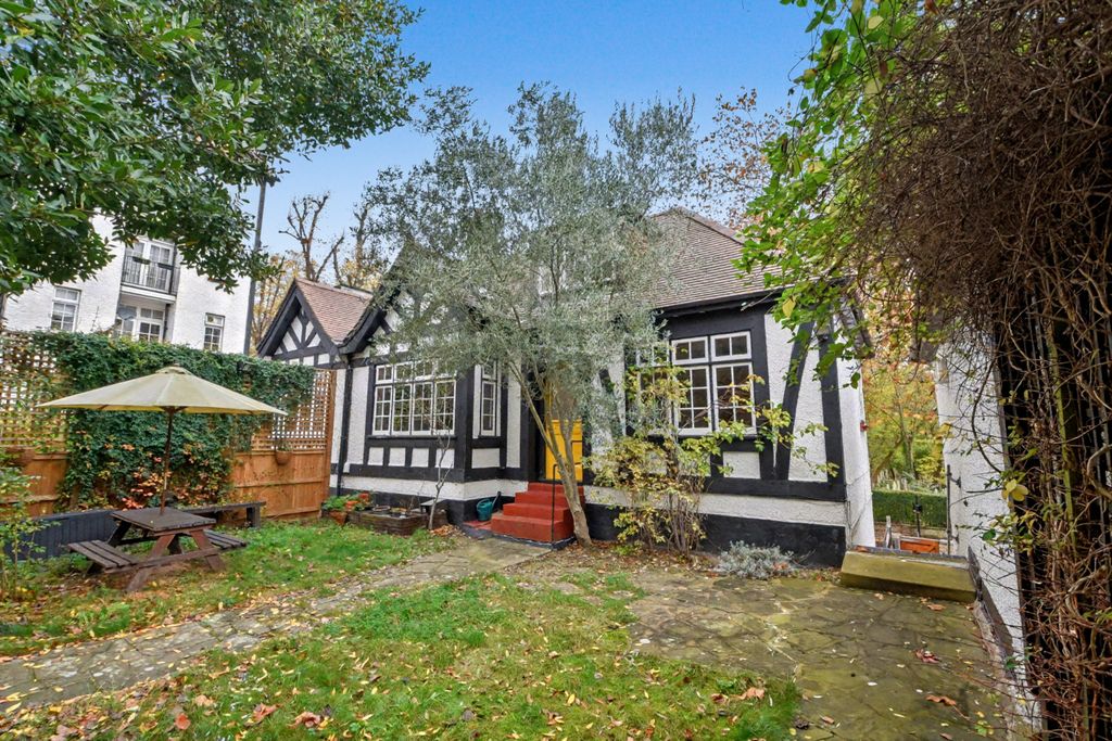 Property photo 1 of 23