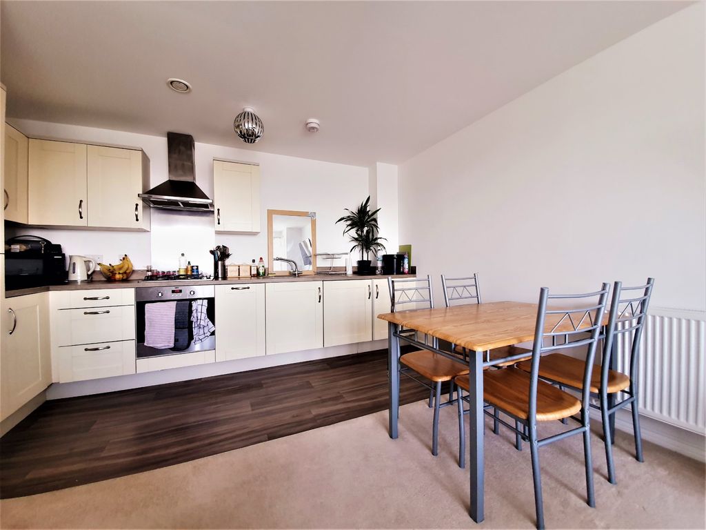 Property photo 2 of 10 Photo 03