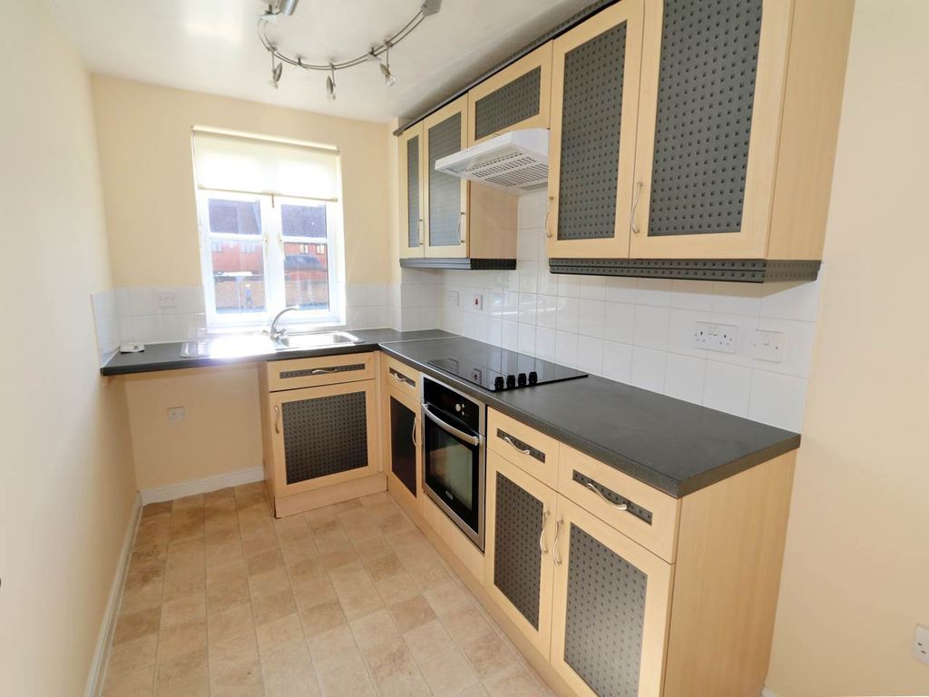 Property photo 3 of 9 Kitchen