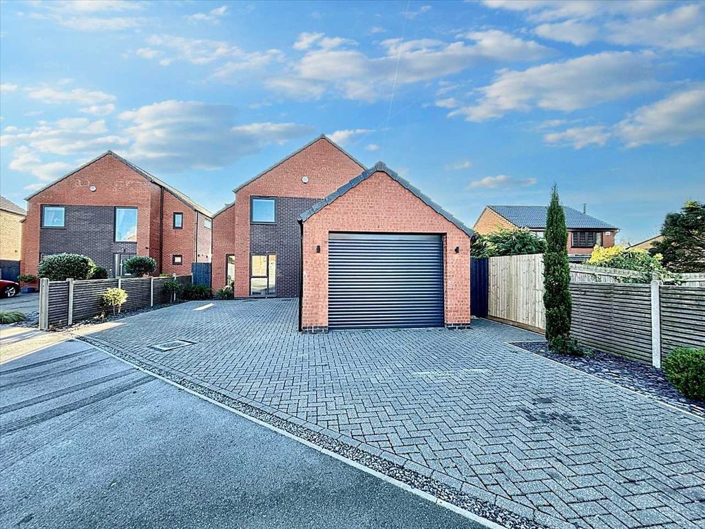 Property photo 1 of 33 Main Picture