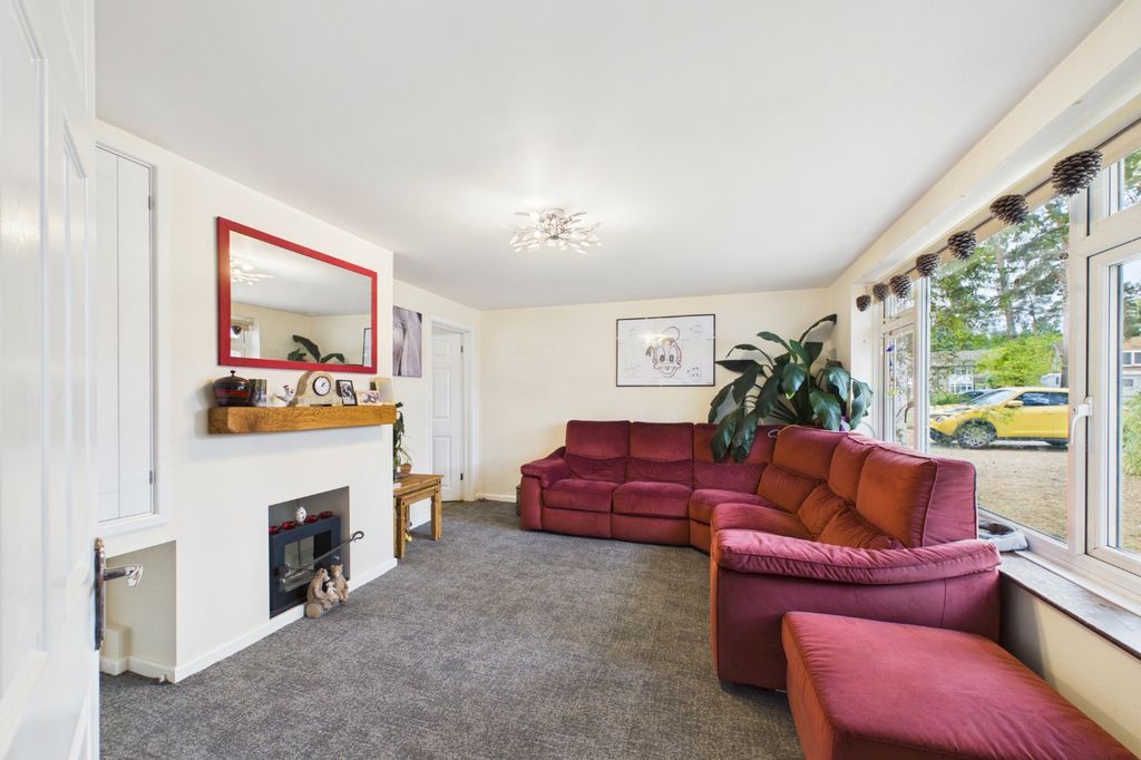 Property photo 2 of 15 Picture No. 24