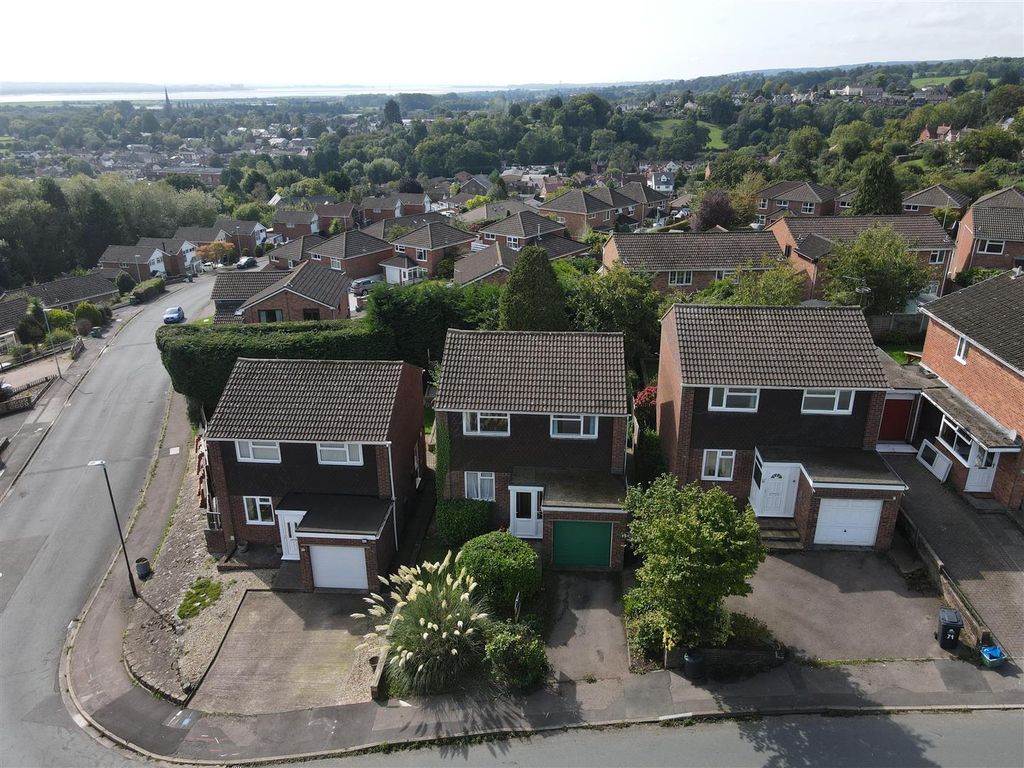 Property photo 2 of 20