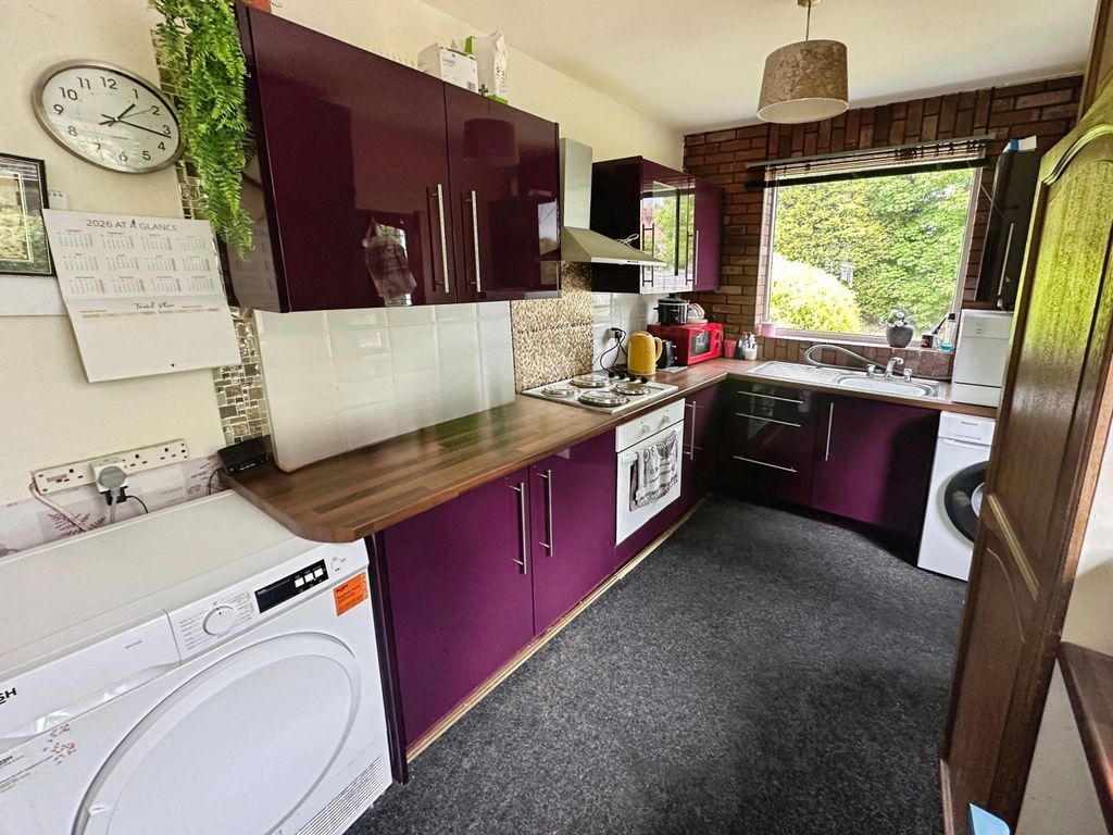 Property photo 2 of 14 Kitchen