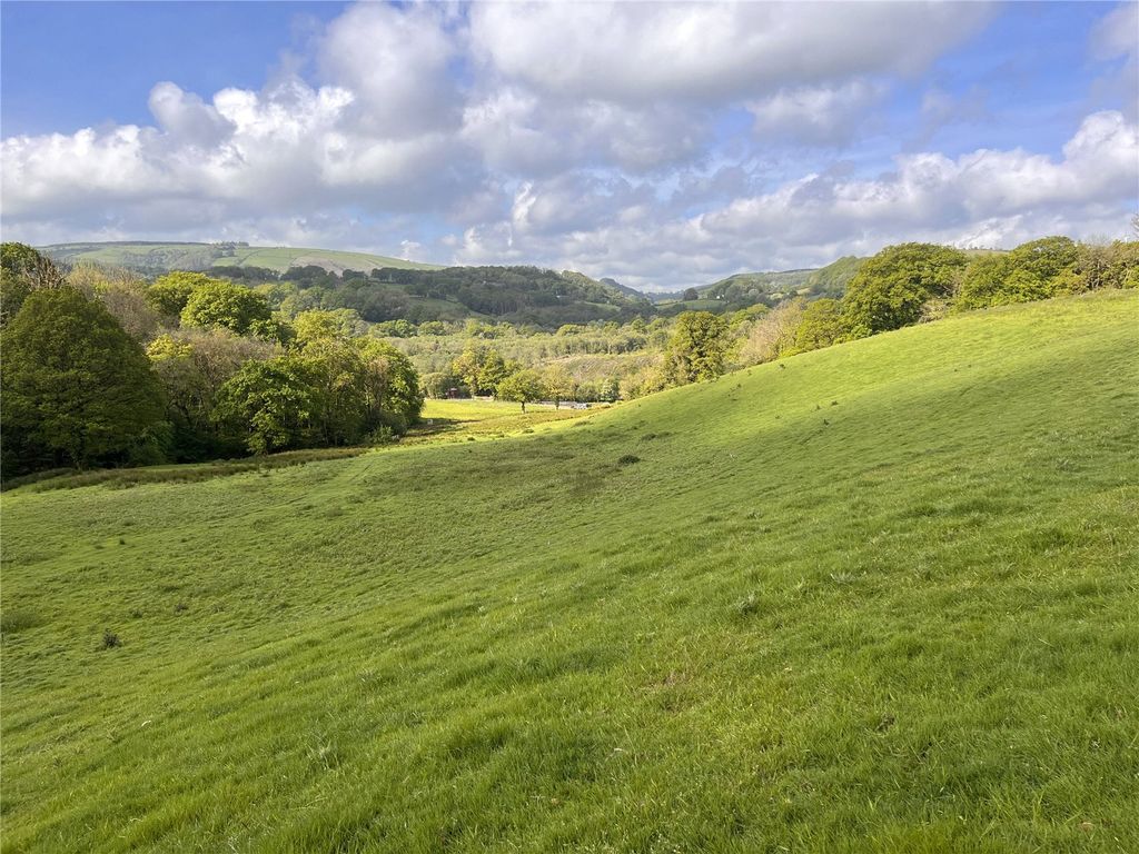 Property photo 1 of 17 Picture No. 01