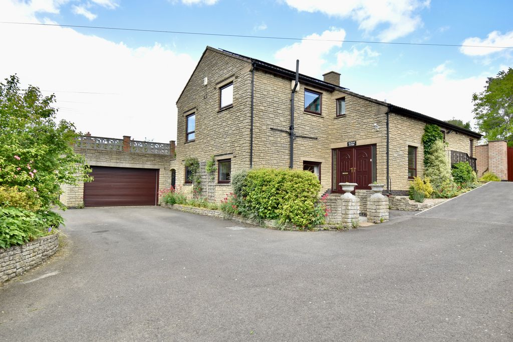 Property photo 1 of 34
