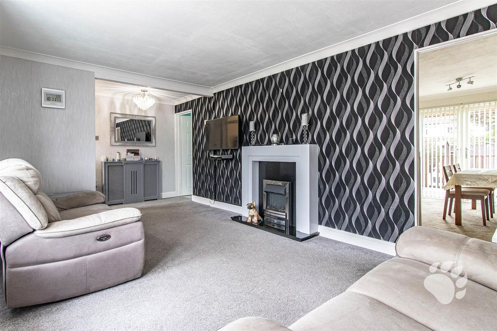 Property photo 2 of 25 Living Room