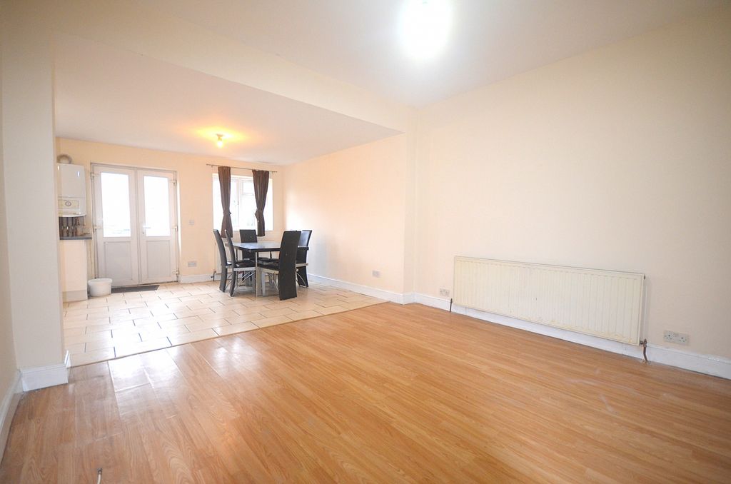 Property photo 2 of 14 Gallery