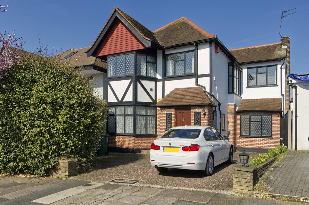 Property photo 2 of 24