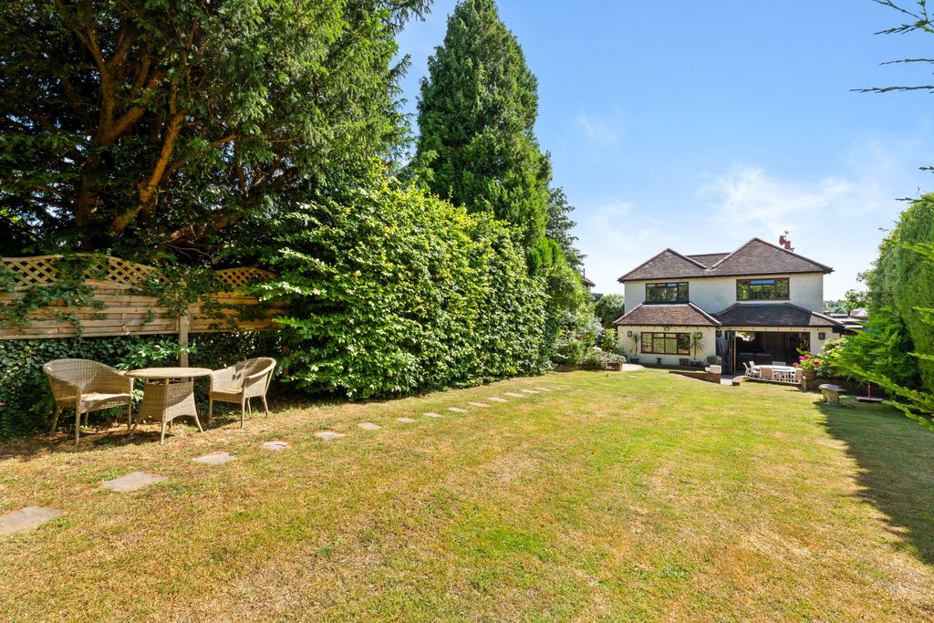 Property photo 2 of 27