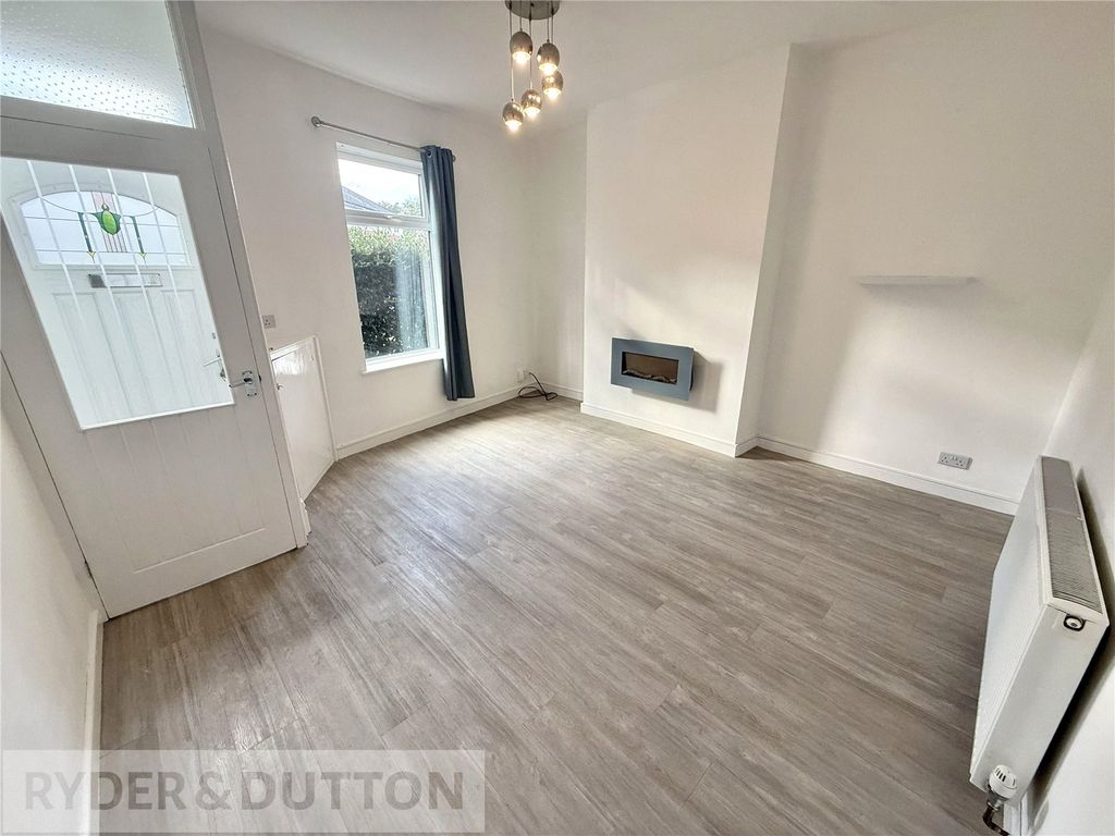 Property photo 2 of 22 Lounge