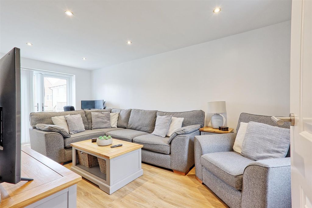 Property photo 3 of 22 Img_7747_8_9_Easyhdr-Interior3.Jpg