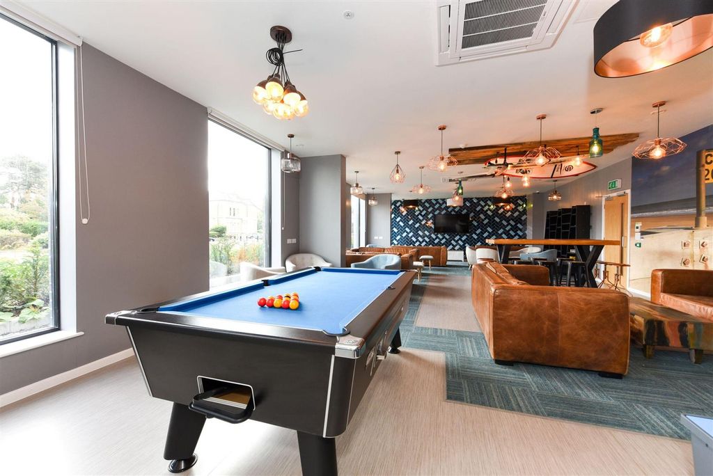 Property photo 1 of 31