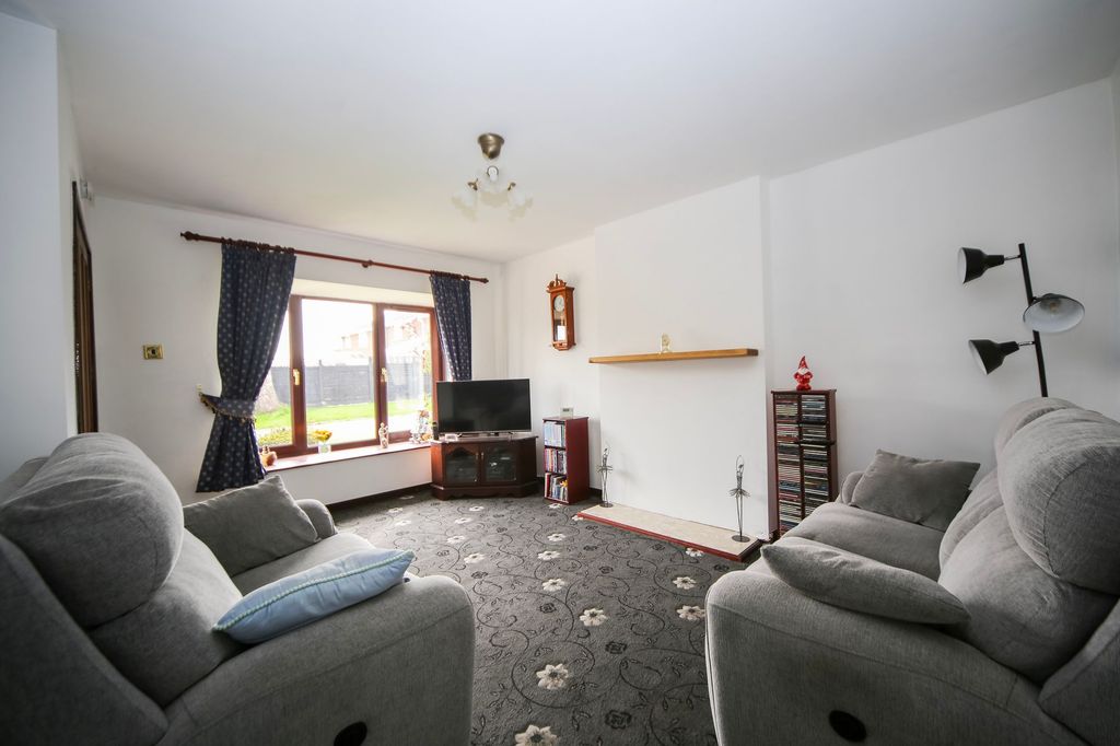 Property photo 2 of 24