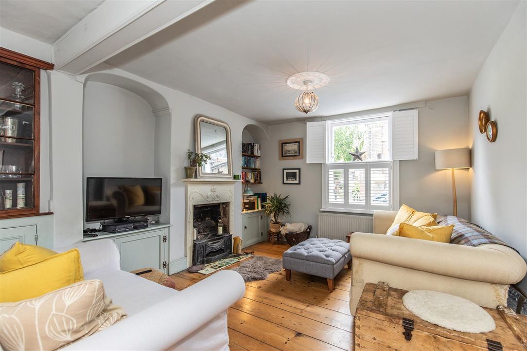 Property photo 3 of 25