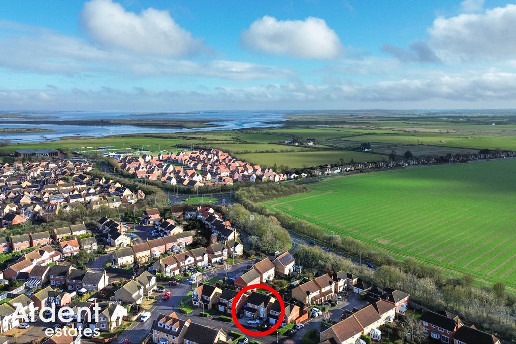 Property photo 2 of 35