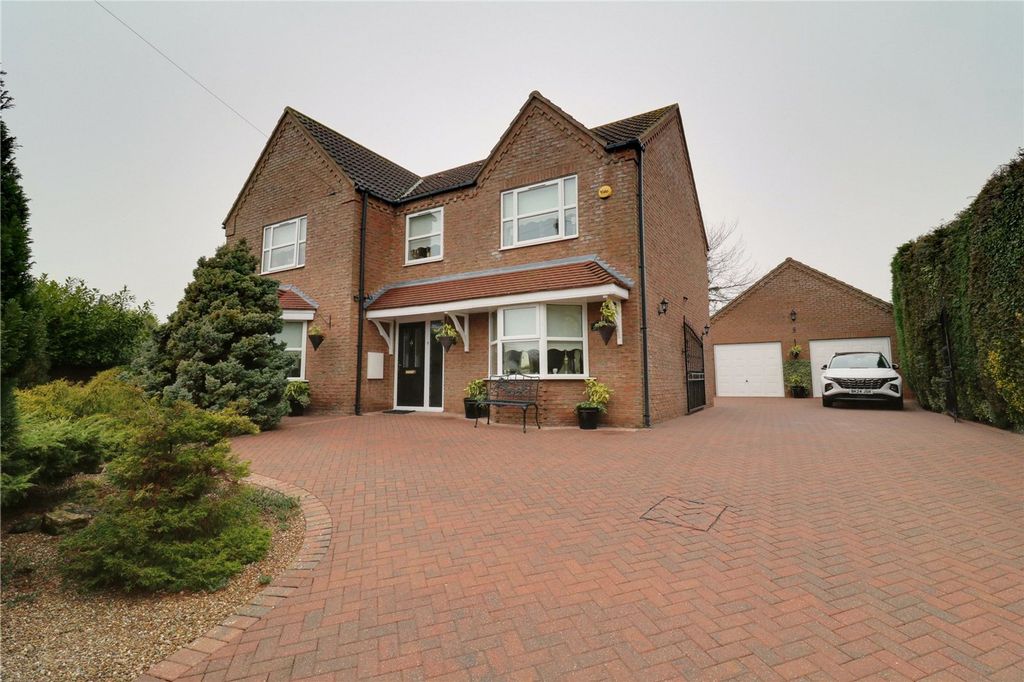 Property photo 1 of 32 Picture No. 14