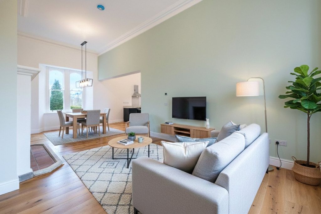 Property photo 2 of 10 Living / Dining Room