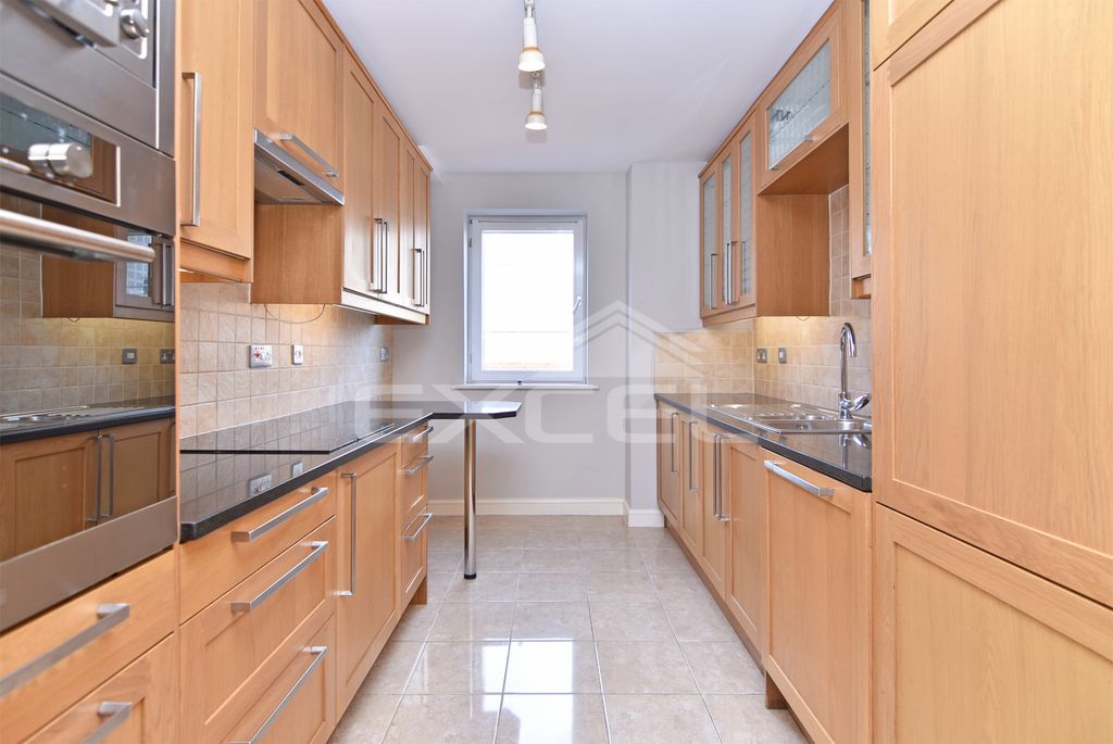 Property photo 2 of 6 Kitchen (1)