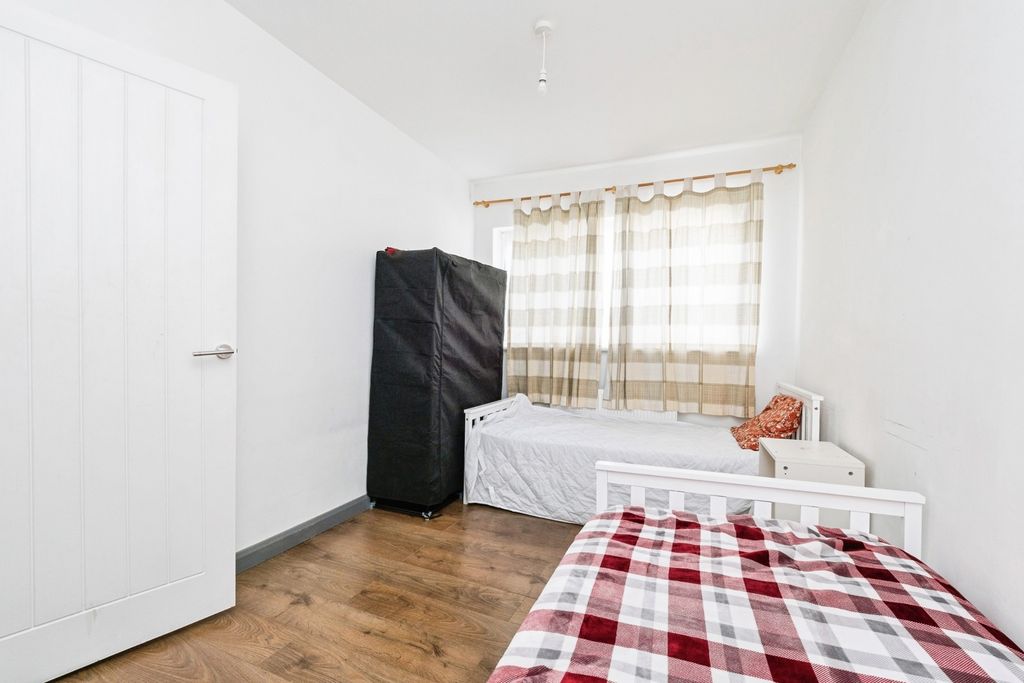 Property photo 3 of 23 Pbox-Img.Jpg