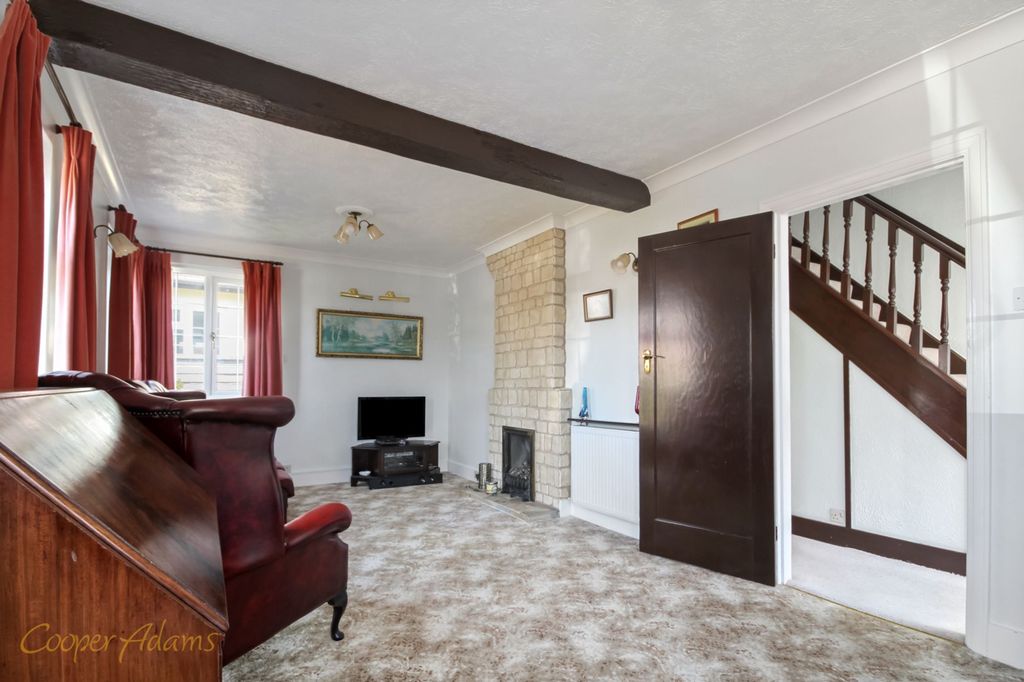 Property photo 2 of 16 Sitting Room
