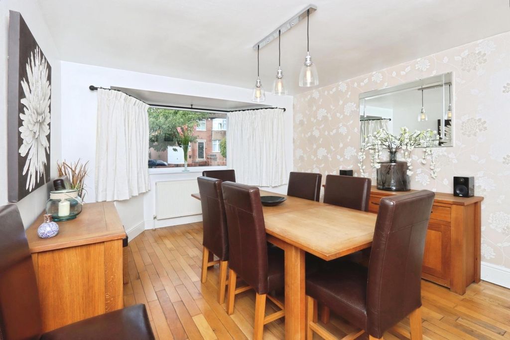Property photo 2 of 36 Dining Room