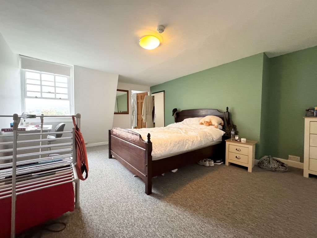Property photo 1 of 3 Bedroom 1