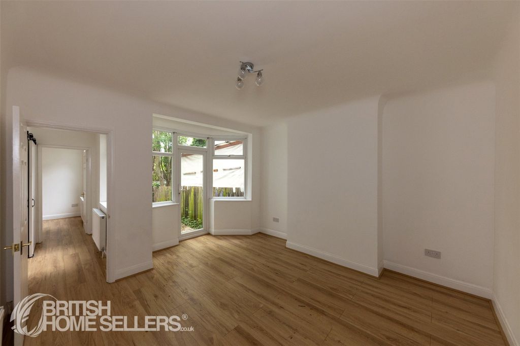 Property photo 2 of 7 Picture No. 05