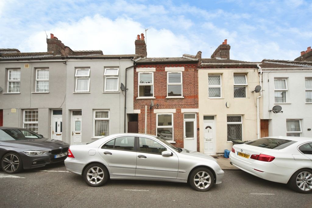 Property photo 1 of 17