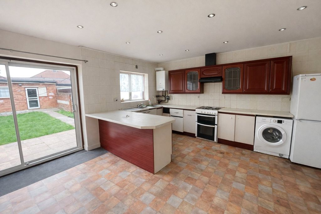 Property photo 3 of 11 Kichen Dining Area