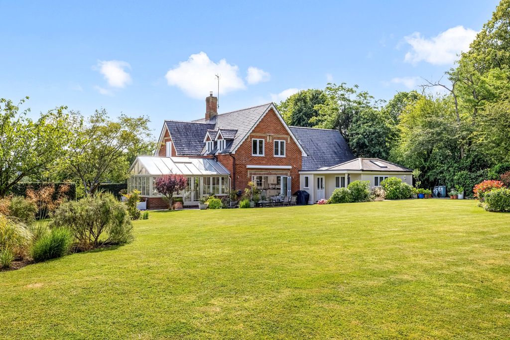 Property photo 1 of 32