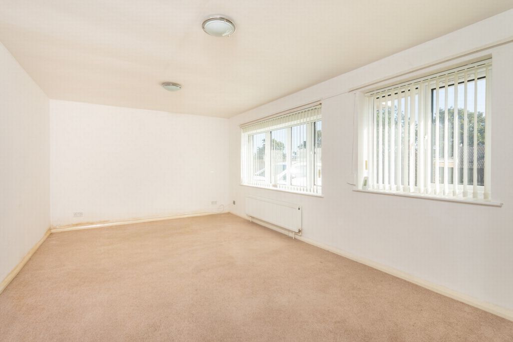 Property photo 3 of 13 Sitting/Dining Room