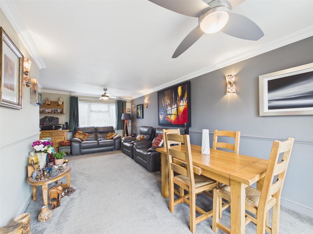 Property photo 2 of 12 Cam02435G0-Pr0164-Still001.Jpg