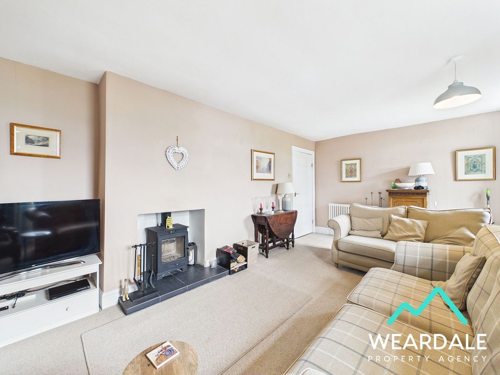 Property photo 2 of 33