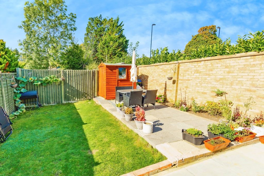 Property photo 3 of 17 Own Private Garden