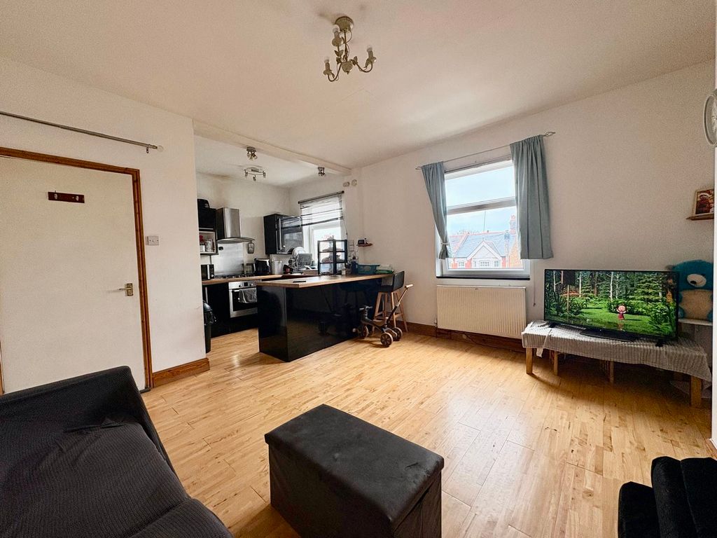 Property photo 2 of 11 Photo #2