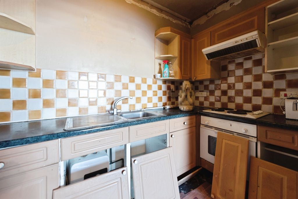 Property photo 3 of 14