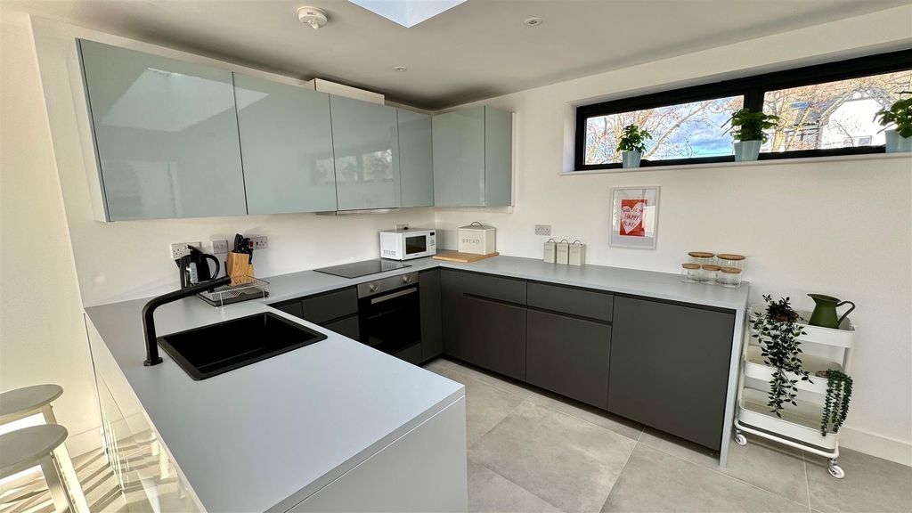 Property photo 3 of 17 14.Jpg
