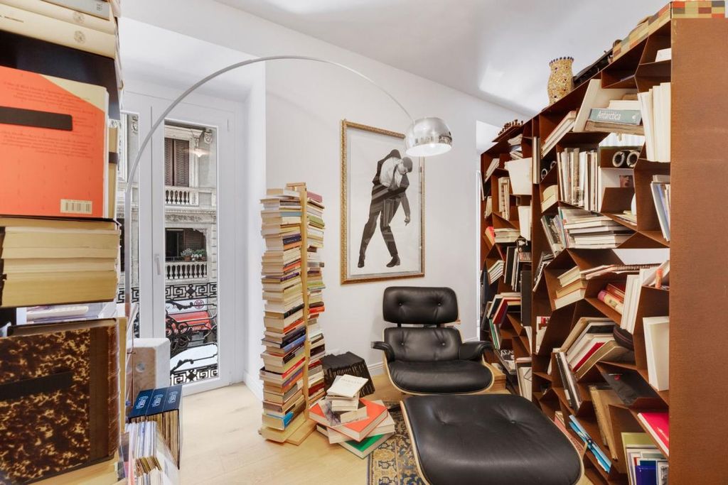 Property photo 2 of 31