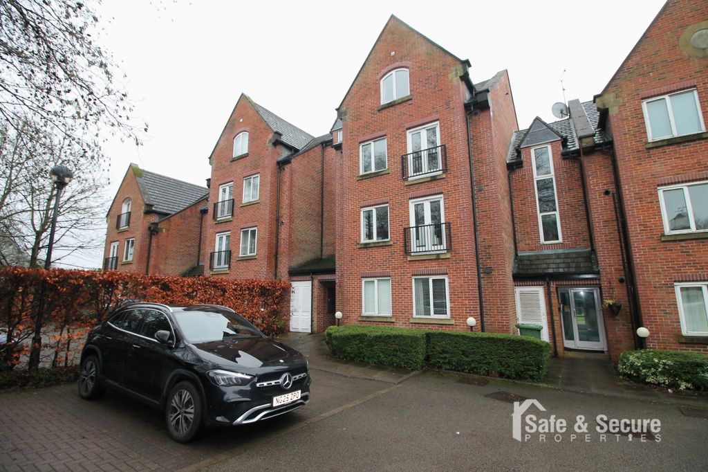 Property photo 1 of 10 External