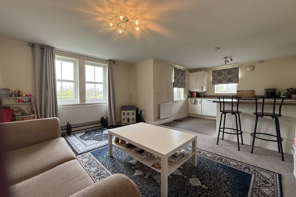 Property photo 2 of 13 Living/Dining