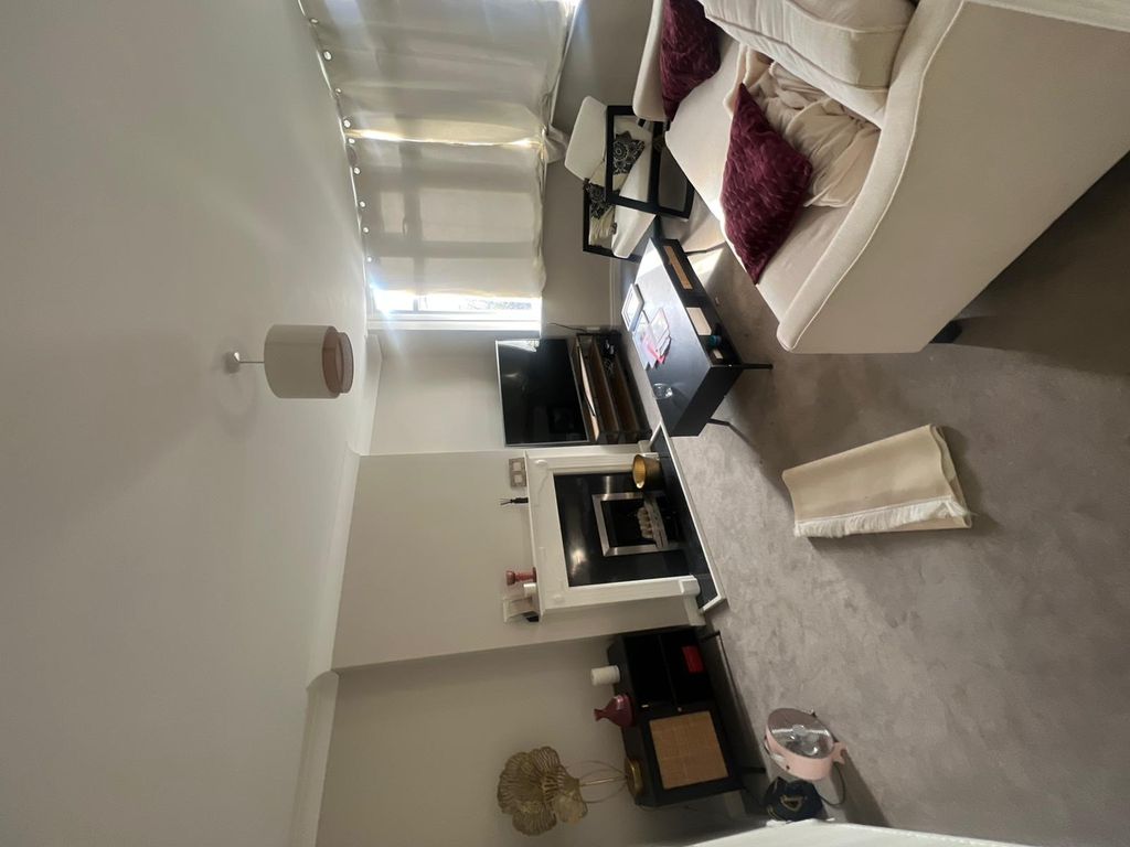 Property photo 2 of 8 Image