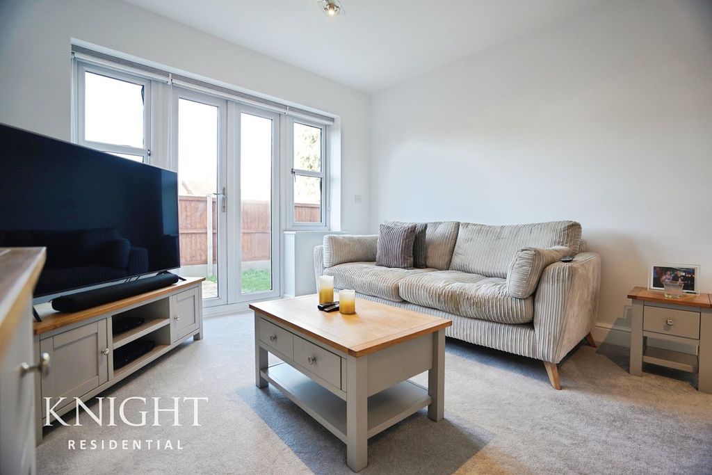 Property photo 3 of 26