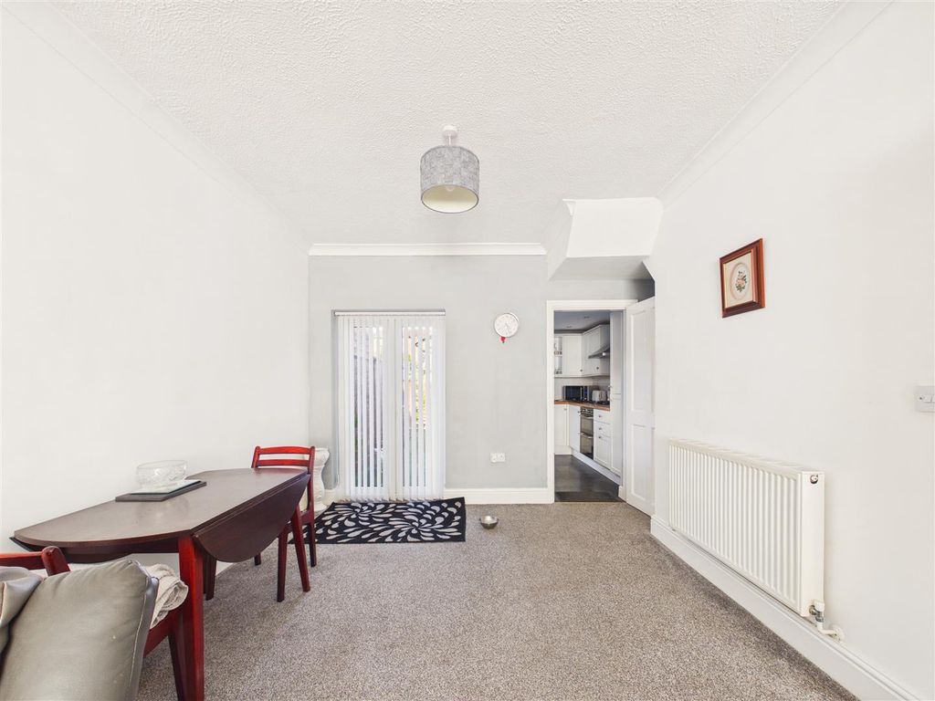 Property photo 3 of 11 Cam05451G0-Pr0146-Still004.Jpg