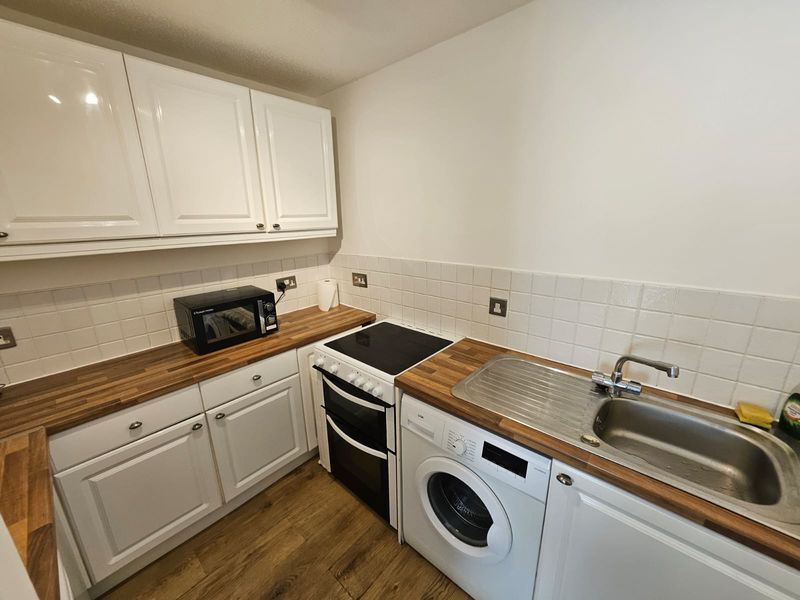 Property photo 3 of 7 Photo 8