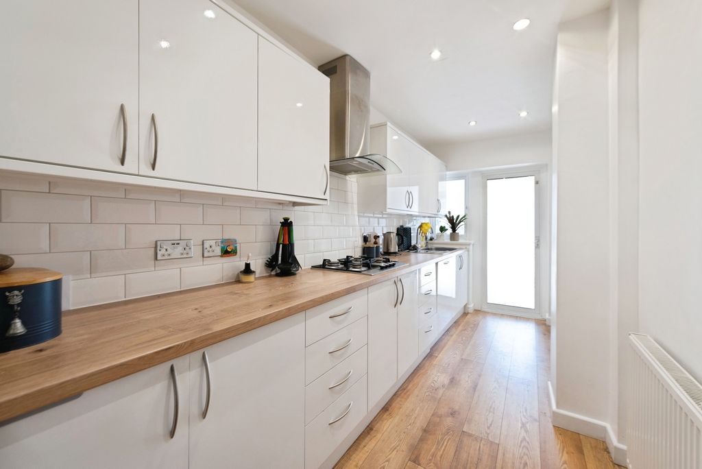 Property photo 2 of 17 Pbox-Img.Jpg
