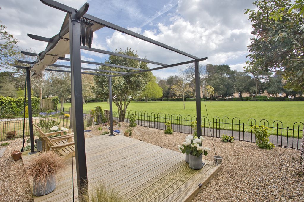 Property photo 2 of 11 Picture 2