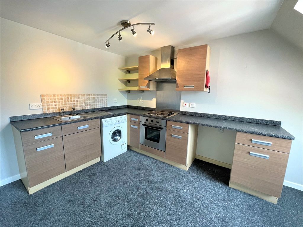 Property photo 2 of 6 Picture No. 11