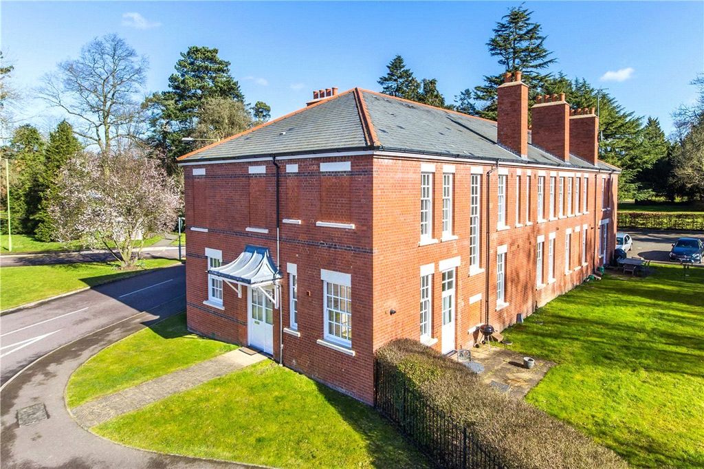 Property photo 1 of 20 External