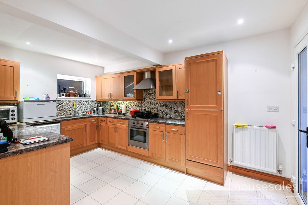 Property photo 2 of 21