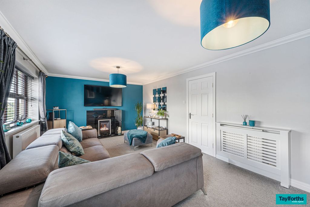 Property photo 3 of 45